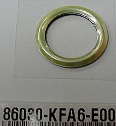 NAKLEJKA OBUDOWY TYLNA **E00-T01 C 86030-KFA6-E00