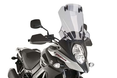 SZYBA TURYSTYCZNA PUIG DO SUZUKI DL650 V-STROM / XT 17-23 (Z DEFLEKTOREM) LEKKO PRZYCIEMNIONA