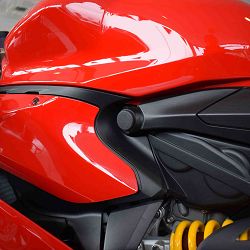 image 1 for ZAŚLEPKI RAMY PUIG DO DUCATI PANIGALE 899/959 CZARNE 