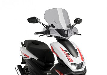 SZYBA CZOŁOWA PUIG FACT EVO 125 IE 4T E5 2021-2024 LEKKO PRZYCIEMNIONA