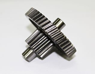 WAŁEK PRZEKŁADNI **(0) C 23420-LBF6-E00